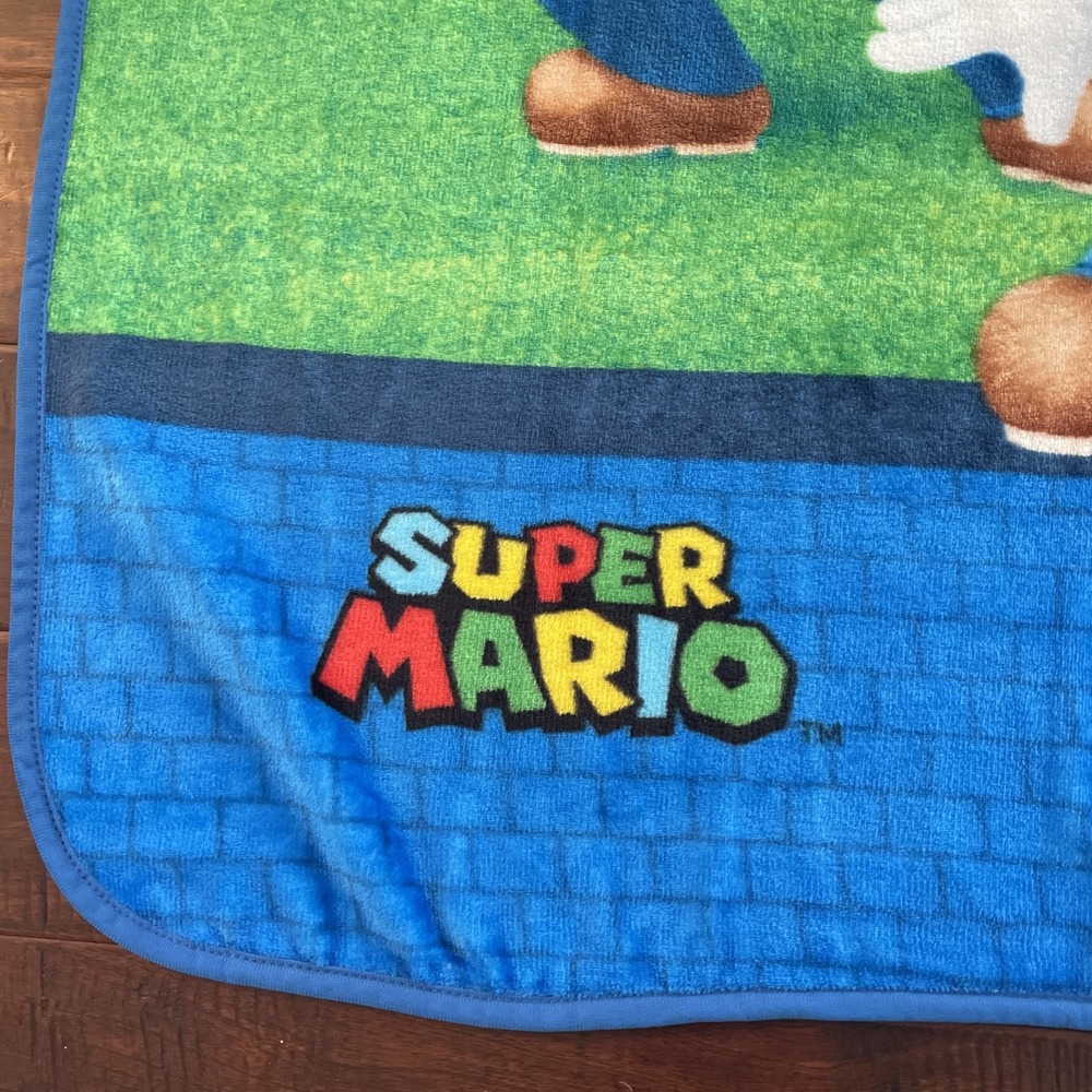 Nintendo Super Mario Kid's Fleece Throw 48 X 38‎ Inches Yoshi Toad Luigi - Picture 2 of 7